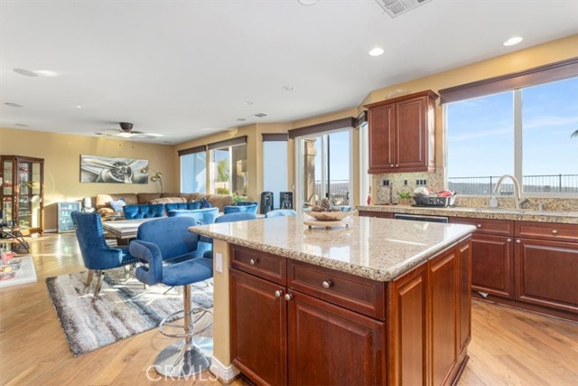 Detail Gallery Image 12 of 38 For 23 via Palmieki Ct, Lake Elsinore,  CA 92532 - 5 Beds | 4/1 Baths