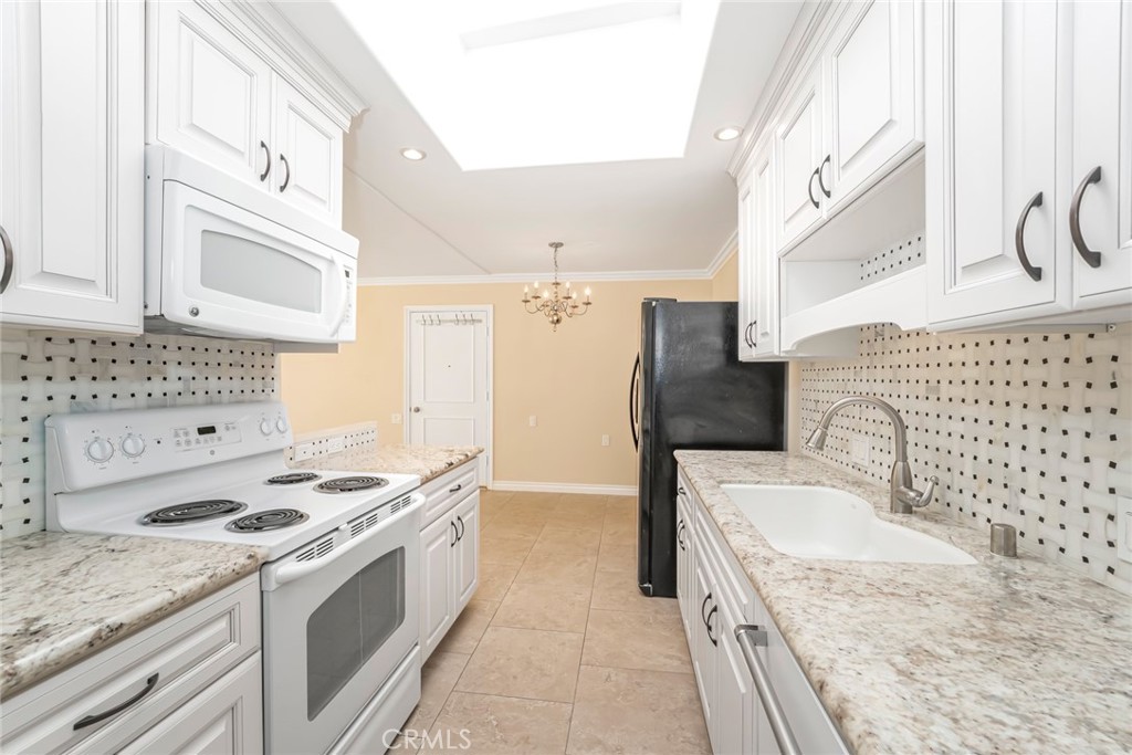 MLS #OC25267684 image #9