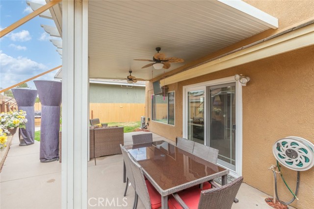 560 Shenandoah Road, Corona CA: https://media.crmls.org/medias/42707931-72ea-4063-b8b9-03f053ae747c.jpg