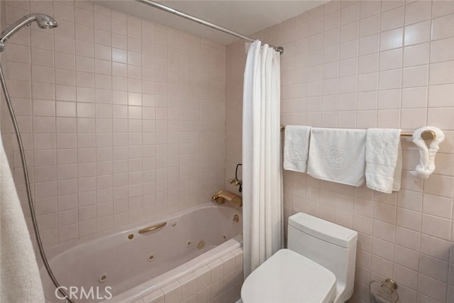 Detail Gallery Image 9 of 11 For 865 Comstock 16a,  Los Angeles,  CA 90024 - 2 Beds | 2 Baths