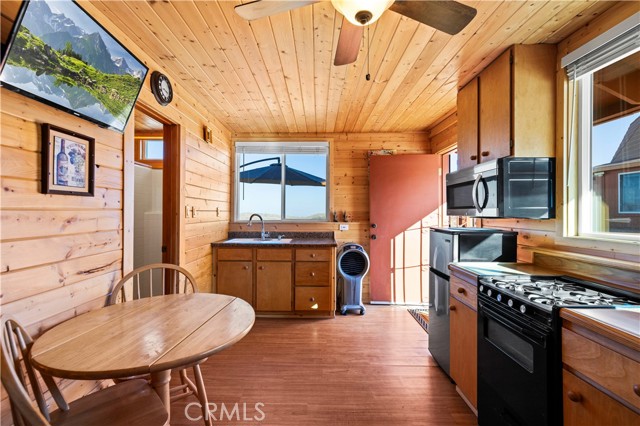 Detail Gallery Image 47 of 74 For 17100 Snowshoe Ln, Tehachapi,  CA 93561 - 4 Beds | 2/1 Baths