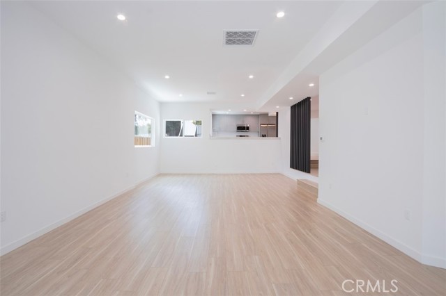 Detail Gallery Image 4 of 24 For 1346 N Stanley Ave #1,  Los Angeles,  CA 90046 - 4 Beds | 4/1 Baths