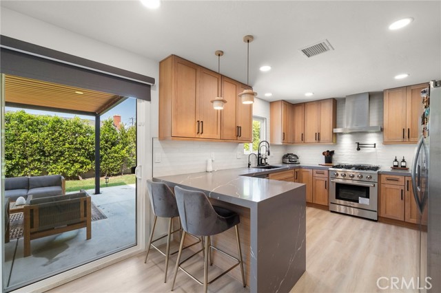 Detail Gallery Image 11 of 49 For 4951 Maui Cir, Huntington Beach,  CA 92649 - 4 Beds | 2 Baths