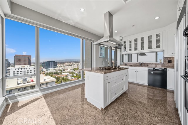 Detail Gallery Image 8 of 39 For 10727 Wilshire Bld #1901,  Los Angeles,  CA 90024 - 2 Beds | 3/1 Baths