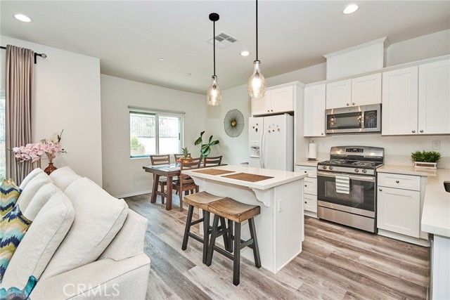Detail Gallery Image 11 of 64 For 4428 Lilac Cir, Chino Hills,  CA 91709 - 3 Beds | 2/1 Baths