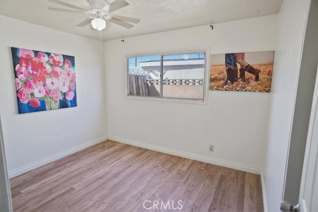 Detail Gallery Image 9 of 11 For 128 Taintor Rd, Palmdale,  CA 93550 - 3 Beds | 2 Baths