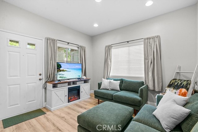 28 Via Terrano, Rancho Santa Margarita CA: https://media.crmls.org/medias/42753ce1-0c24-406a-b856-f68c282bf018.jpg