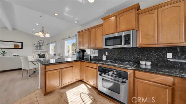 Detail Gallery Image 9 of 28 For 2723 Carnegie Ln a,  Redondo Beach,  CA 90278 - 3 Beds | 2/1 Baths