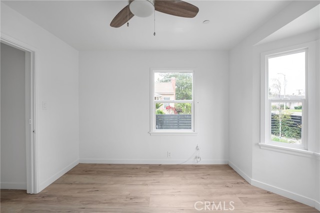 3301 Obama Boulevard, Los Angeles CA: https://media.crmls.org/medias/42758d6d-ee28-4ada-9317-3b8496766459.jpg