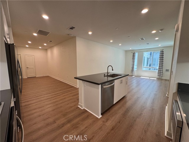 Detail Gallery Image 3 of 45 For 1312 Nolita, Irvine,  CA 92612 - 1 Beds | 1/1 Baths