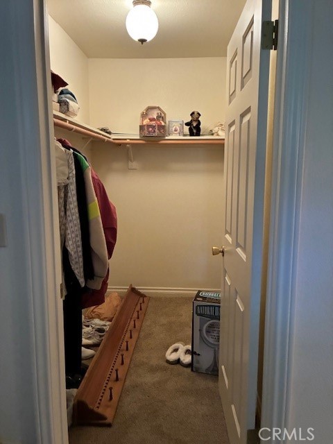 https://media.crmls.org/medias/42768423-64c4-4d17-8bb4-553b2db7997e.jpg?preset=X-Large