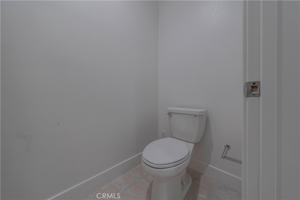 https://media.crmls.org/medias/42768b12-bd6f-48c8-bf3e-1fd14f31eee8.jpg?preset=X-Large