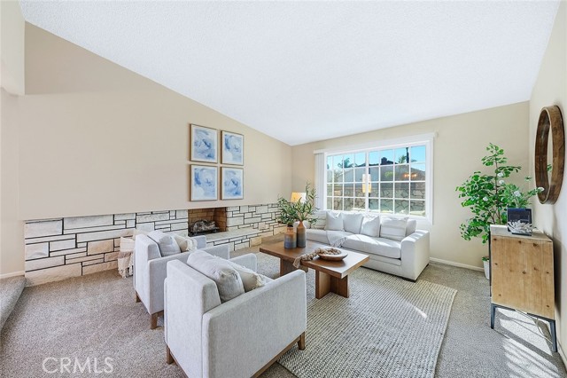 Detail Gallery Image 8 of 21 For 16362 Whittier Ln, Huntington Beach,  CA 92647 - 3 Beds | 2 Baths