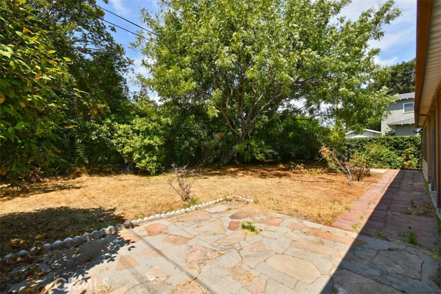631 N Evergreen Street, Burbank CA: https://media.crmls.org/medias/4276caee-c79a-4685-9813-1246063543ab.jpg