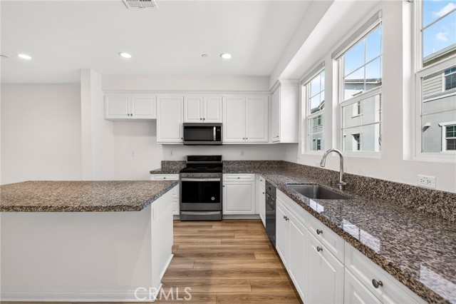 Detail Gallery Image 19 of 43 For 6982 Crimson, Buena Park,  CA 90621 - 4 Beds | 3/1 Baths