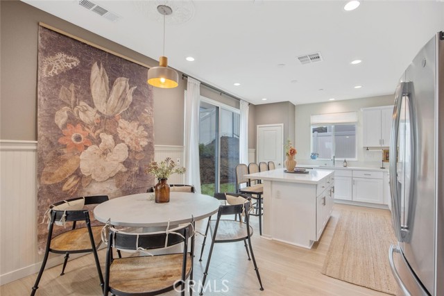 18147 Jupiter Lane, Saugus CA: https://media.crmls.org/medias/4277e535-7c0e-4e5e-9dbc-2ebc47c8097e.jpg