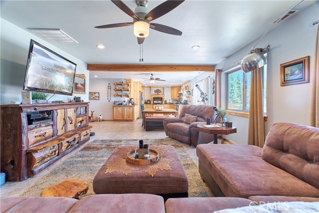 Detail Gallery Image 3 of 53 For 448 Edgemoor Rd, Big Bear Lake,  CA 92315 - 7 Beds | 4/1 Baths