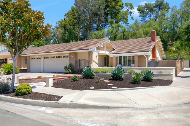 169 N Roth Ln, Orange, CA 92869