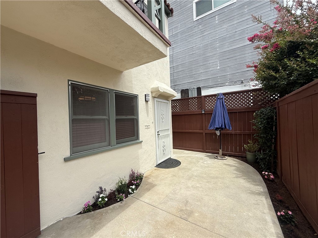 2851 E Vista Street