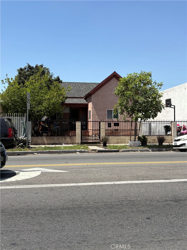 7607 S San Pedro