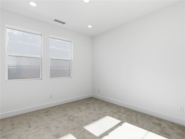 Detail Gallery Image 36 of 41 For 27558 Juniper Ln, Valencia,  CA 91381 - 5 Beds | 4/1 Baths