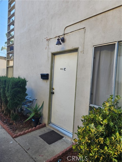 Detail Gallery Image 2 of 15 For 211 E Orchard St #C,  Santa Maria,  CA 93454 - 2 Beds | 1/1 Baths