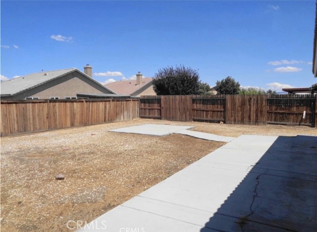 Detail Gallery Image 13 of 14 For 15930 Oak Ct, Victorville,  CA 92395 - 4 Beds | 3 Baths