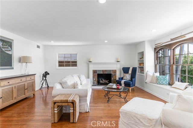 1733 Bayou Way, Seal Beach CA: https://media.crmls.org/medias/427b2910-9fc4-4ab2-8820-585e1012c564.jpg