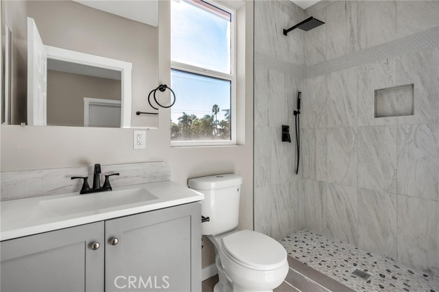 Detail Gallery Image 22 of 29 For 10663 Encino, Granada Hills,  CA 91344 - 2 Beds | 2 Baths