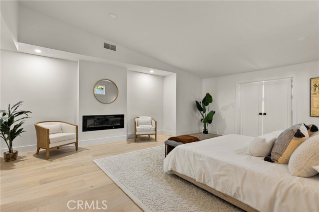 Detail Gallery Image 27 of 37 For 6009 Neddy Ave, Woodland Hills,  CA 91367 - 5 Beds | 3 Baths