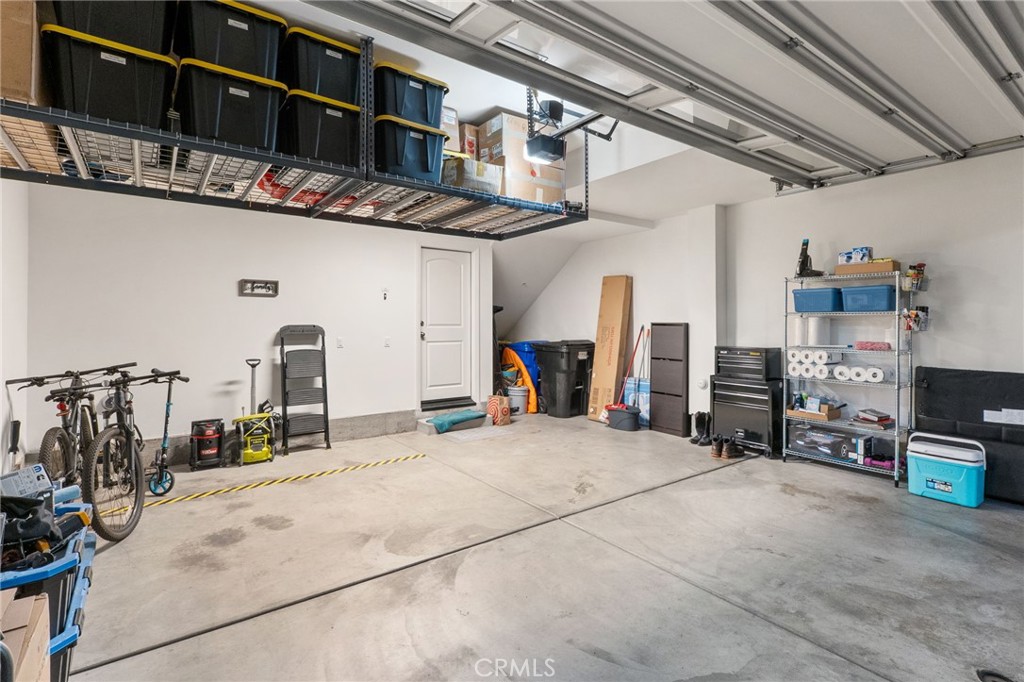 https://media.crmls.org/medias/427beadc-236a-4ba9-906d-013e00d0d799.jpg?preset=X-Large