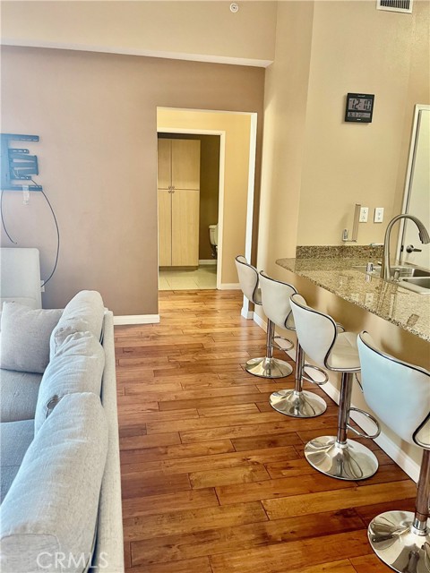 388 E Ocean Boulevard, Long Beach CA: https://media.crmls.org/medias/427c083e-3b34-48e5-9591-50ce670eef34.jpg