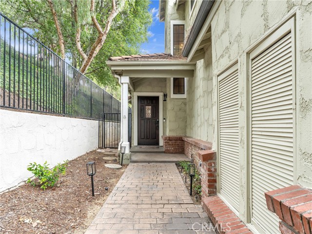 Detail Gallery Image 3 of 54 For 29729 Strawberry Hill Dr, Agoura Hills,  CA 91301 - 3 Beds | 3 Baths