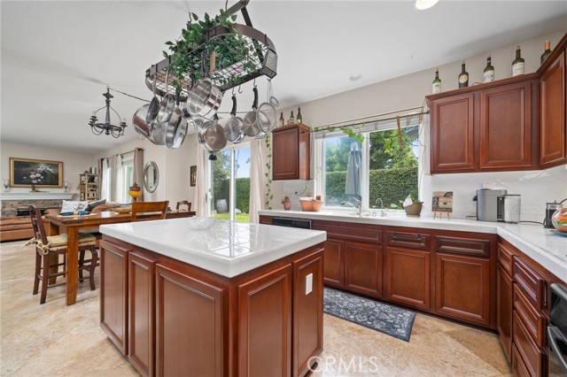 2712 Ashwood, Costa Mesa CA: https://media.crmls.org/medias/427c7880-3c36-4c21-892c-a534f58a2e9a.jpg