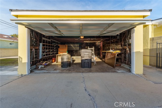 Detached 2 car garage