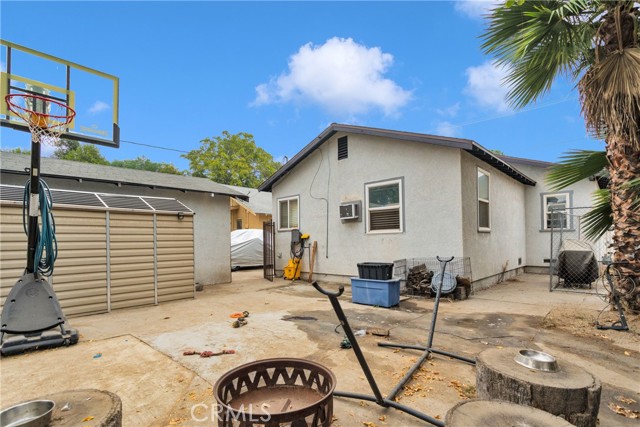1554 N Sierra Way, San Bernardino CA: https://media.crmls.org/medias/427dd51c-03f9-4f30-b121-92e7ef077c41.jpg