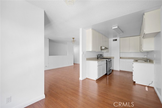 Detail Gallery Image 11 of 25 For 1142 Stanley Ave #12,  Glendale,  CA 91206 - 2 Beds | 2 Baths