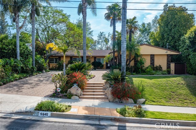 Detail Gallery Image 5 of 46 For 5645 Blanco Ave, Woodland Hills,  CA 91367 - 4 Beds | 2 Baths