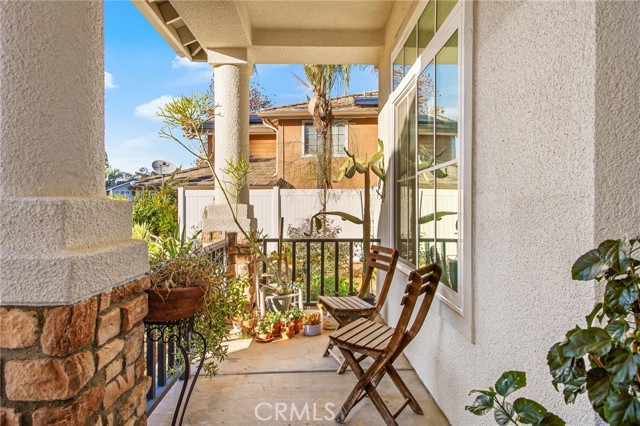 Detail Gallery Image 3 of 32 For 29110 Wayfarer Ln, Lake Elsinore,  CA 92530 - 4 Beds | 2/1 Baths