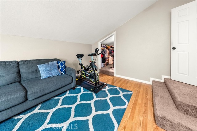 28230 Evergreen Lane, Saugus CA: https://media.crmls.org/medias/427eb531-67f6-47be-8c89-5dee566641cc.jpg