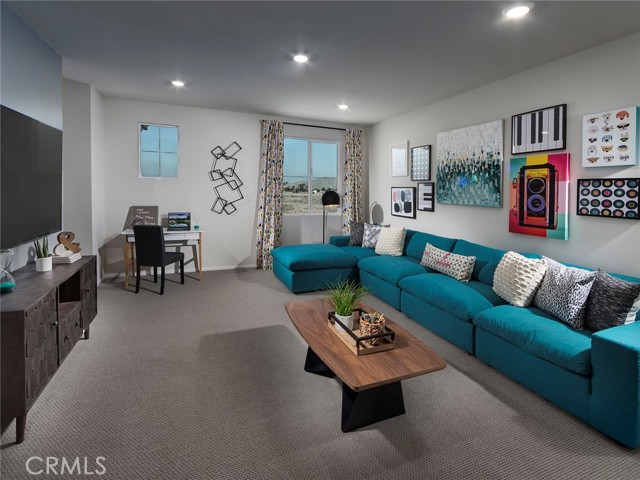 Detail Gallery Image 11 of 15 For 19524 Hanging Rock Rd, Lake Elsinore,  CA 92532 - 4 Beds | 3 Baths