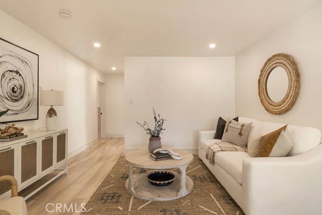 Detail Gallery Image 10 of 74 For 12822 Fairhaven, Santa Ana,  CA 92705 - 6 Beds | 4/1 Baths