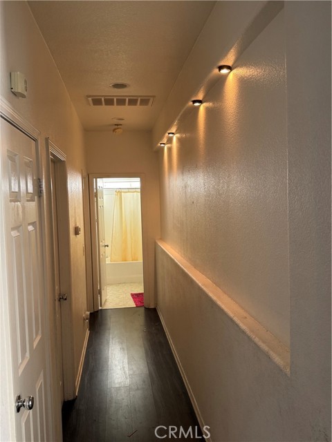 Detail Gallery Image 8 of 10 For 6134 Archwood Way, Palmdale,  CA 93552 - 4 Beds | 3 Baths