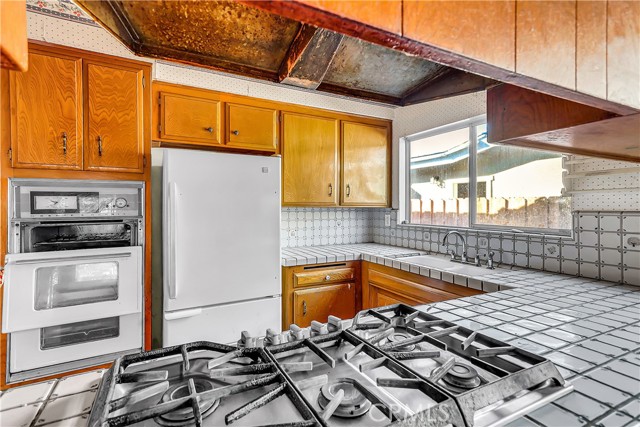 Detail Gallery Image 10 of 25 For 8848 Gerald Ave, North Hills,  CA 91343 - 4 Beds | 2 Baths