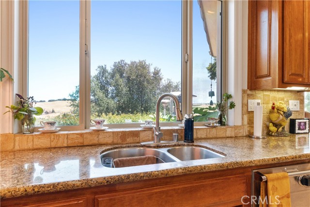 2045 Vista De La Vina, Templeton CA: https://media.crmls.org/medias/42820cf5-4f84-4f18-b71c-9ebccd5e1f1e.jpg