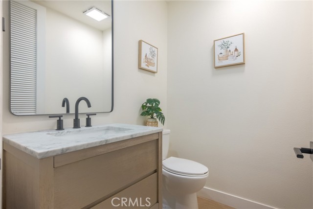 Detail Gallery Image 13 of 75 For 2122 Century Park Ln #111,  Los Angeles,  CA 90067 - 2 Beds | 2/1 Baths