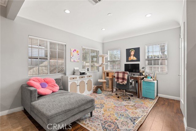 Detail Gallery Image 8 of 37 For 14835 Kittridge St, Van Nuys,  CA 91405 - 5 Beds | 3 Baths