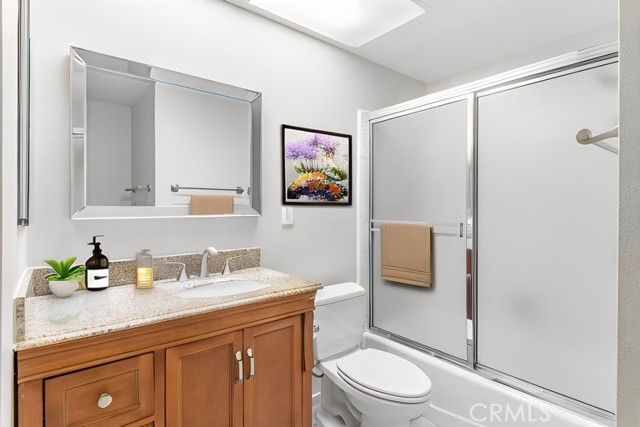 2nd bathroom