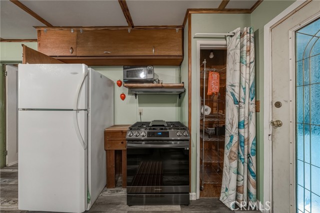 Detail Gallery Image 9 of 47 For 16179 Madrone, Cobb,  CA 95426 - 1 Beds | 1 Baths