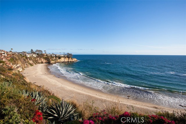 31 N Vista De Catalina, Laguna Beach CA: https://media.crmls.org/medias/4283cb29-57ab-4ef6-8cf6-3f8e455625ef.jpg